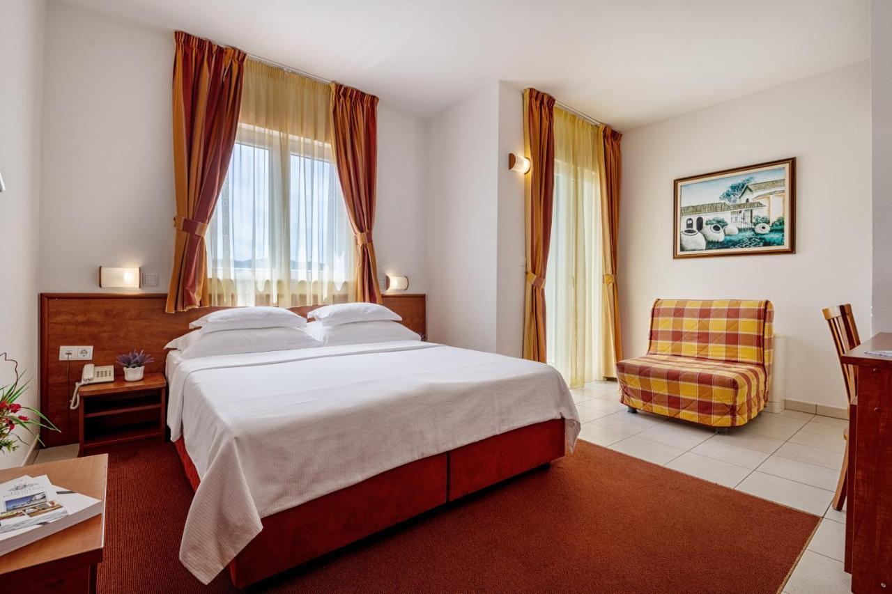 Hotel Posejdon Неум Экстерьер фото