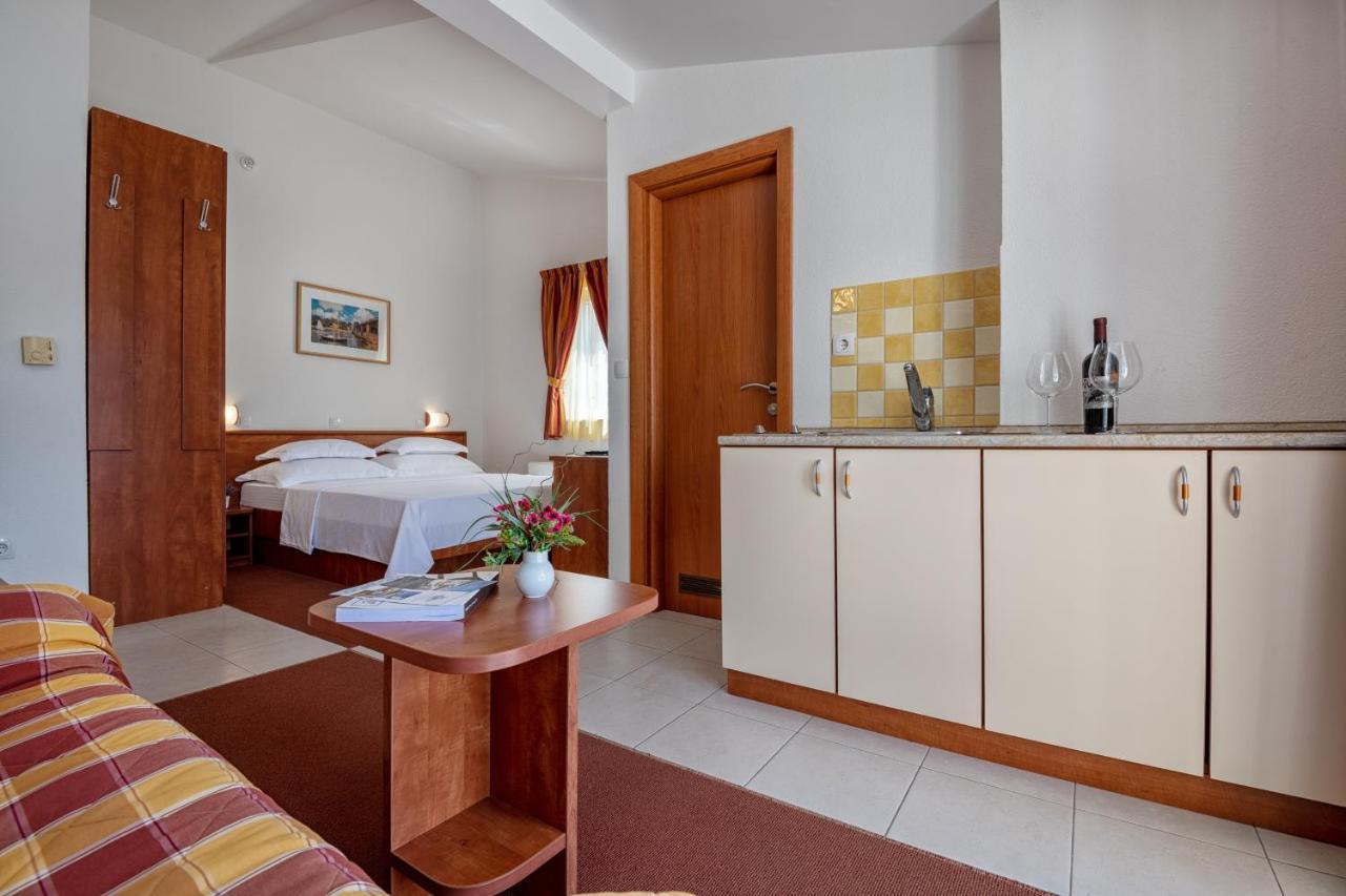 Hotel Posejdon Неум Экстерьер фото