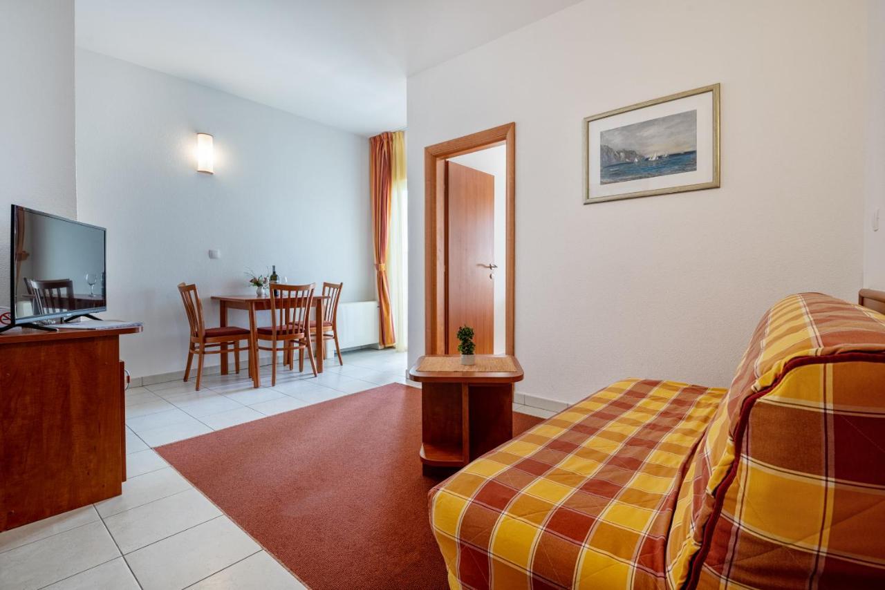Hotel Posejdon Неум Экстерьер фото