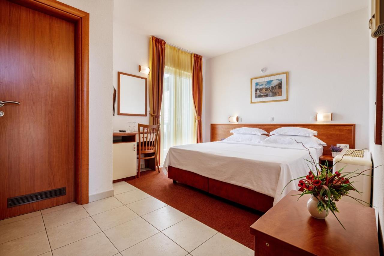 Hotel Posejdon Неум Экстерьер фото