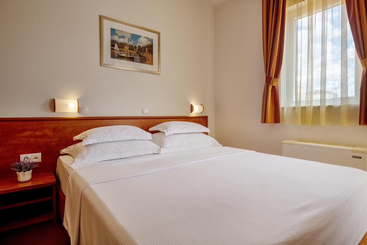 Hotel Posejdon Неум Экстерьер фото