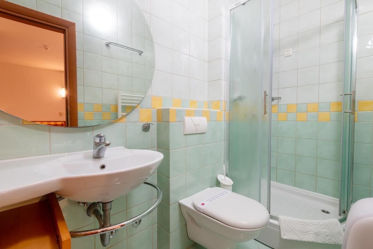 Hotel Posejdon Неум Экстерьер фото